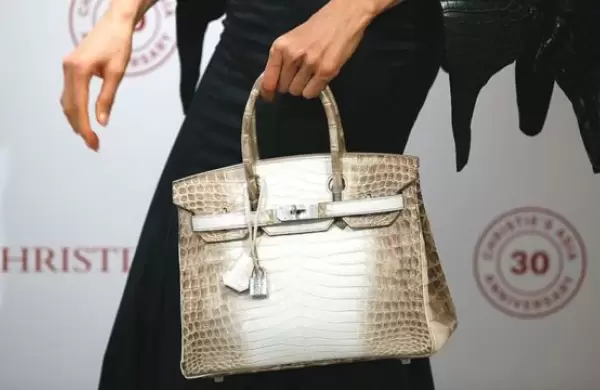 Por sus icnicos Birkin, Herms escribe la historia en el mercado de los NFT