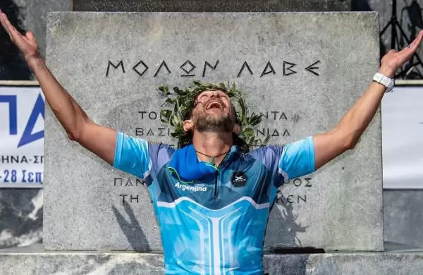 Es onclogo y lider una travesa a Los Andes junto a sus pacientes para motivarlos