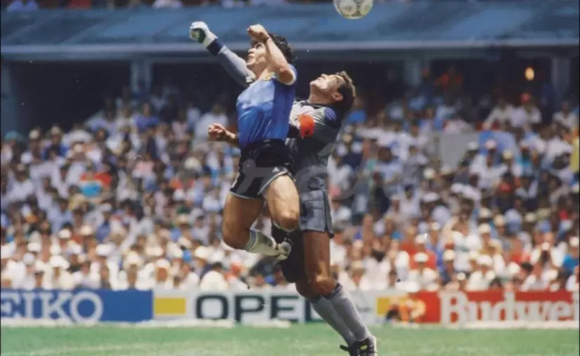 Subastarán la camiseta de Peter Shilton, el arquero inglés víctima de la "Mano de Dios"