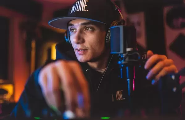 Cmo este artista canadiense pag una deuda universitaria de US$ 80.000 gracias a Crypto