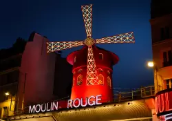 El Moulin Rouge y una habitacin secreta para alojarse por tan slo un euro