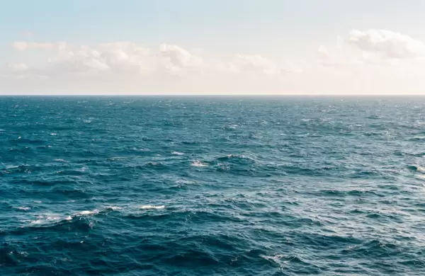 Revolución energética: Científicos descubren cómo obtener el litio almacenado en el agua de mar