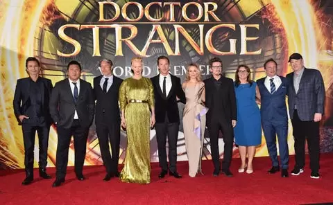 El elenco de Doctor Strange en la "red carpet"
