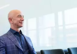 Jeff Bezos don casi 120 millones de dlares a una organizacin benfica