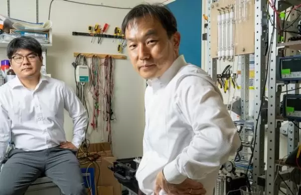 Cmo es el dispositivo desarrollado por el MIT que potabiliza el agua de mar presionando un botn