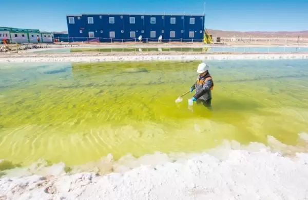 Para expandirse en la Argentina, la gigante china del litio invierte 962 millones de dlares