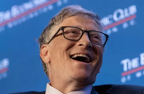 El mercado crypto se hunde en picada y Bill Gates lo "saborea" en un mano a mano
