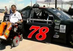 Video: Un implante le permiti manejar un auto del NASCAR  solo con el cerebro