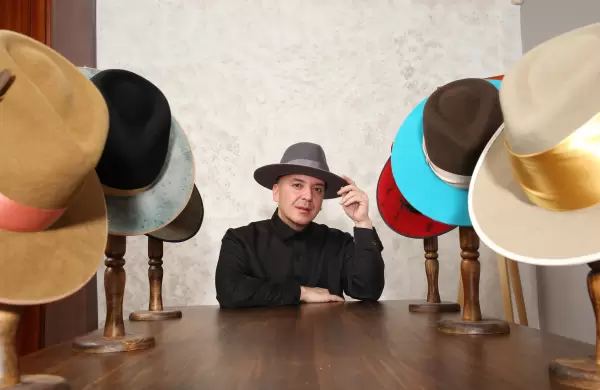 Sus sombreros se la jugaron en el Super Bowl 2022