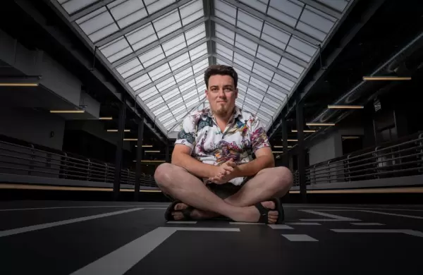 Tiene 29 aos, Facebook lo hizo rico y la guerra multimillonario