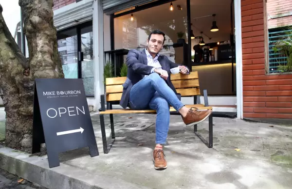 Mike Bourbon, energa, pasin y conexin con el caf de especialidad