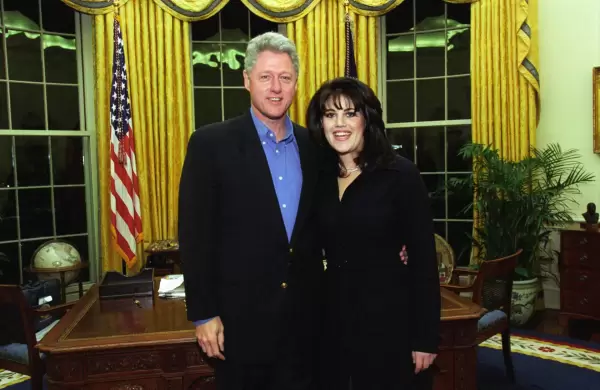 En base al "Sexgate" de los '90, llega Impeachment, la serie que describe los abusos sexuales del ex presidente Bill Clinton