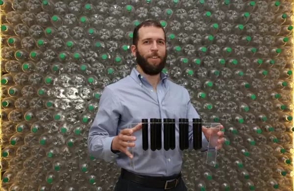 Enkador siempre primero! Ya exporta preformas de botellas PET recicladas