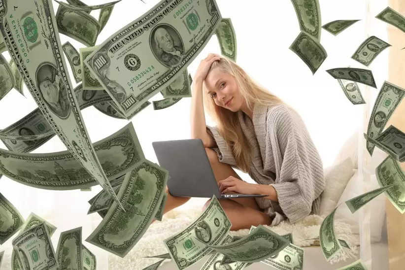 mujer, computadora portátil, dinero, dólar