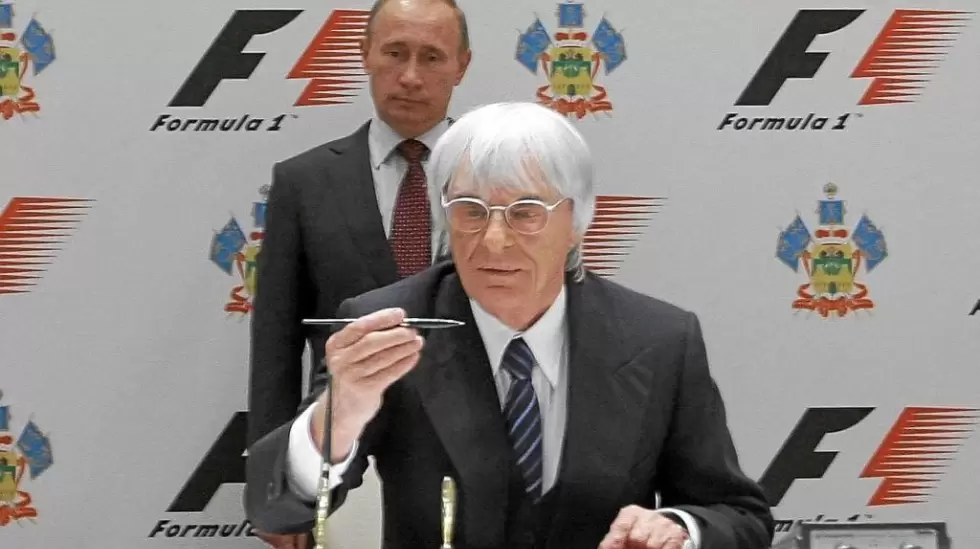 Bernie Ecclestone, ex lder de la F1, junto a Vladimir Putin