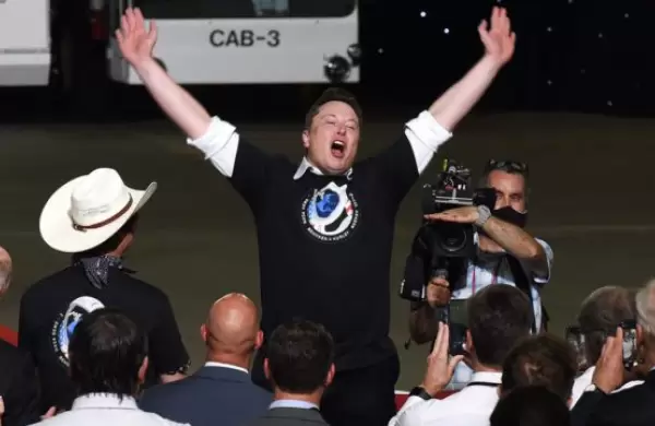 Marte y natalidad, pero nada de Twitter: Elon Musk cautiva a los magnates de Sun Valley