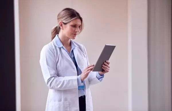 Cómo utilizar el SEO y los anuncios de Google en conjunto para generar clientes potenciales en el sector sanitario