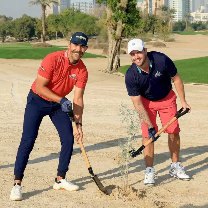 Después de que Slync pago millones de dólares para patrocinar el Dubai Desert Classic, Kirchner se codeó con la realeza del golf
