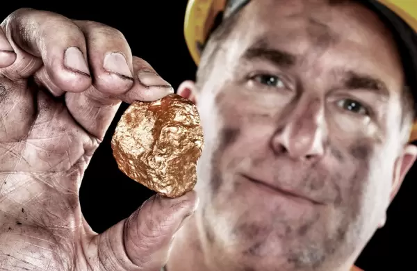 Entre la subida del dlar y la incertidumbre, qu est pasando con el precio del oro