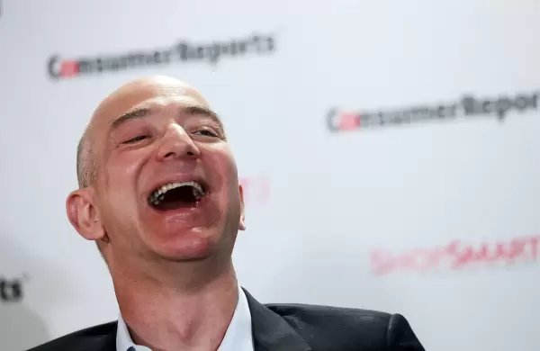 Jeff Bezos se une a Bernard Arnault, la persona más rica del mundo, en el club de los US$ 200.000 millones