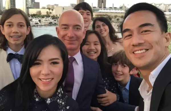 Jeff Bezos y Morgan Stanley quieren cautivar a la Generación Z con una millonaria inversión