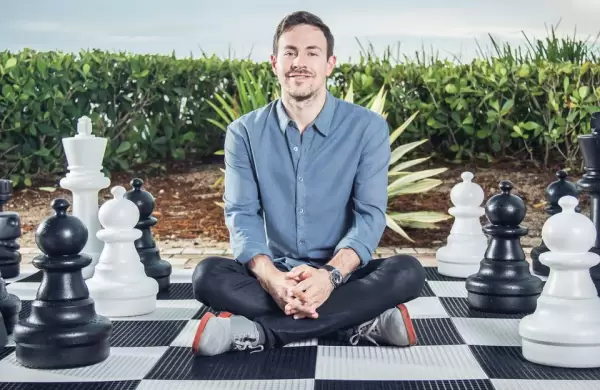 Cómo vender antes del derrumbe de una empresa y quedarse con 59 millones de dólares: Así lo hizo Ryan Cohen