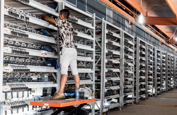 Cuatro mil millones de dólares: la cifra en equipos de minería que quedarán obsoletos con el Merge de Ethereum