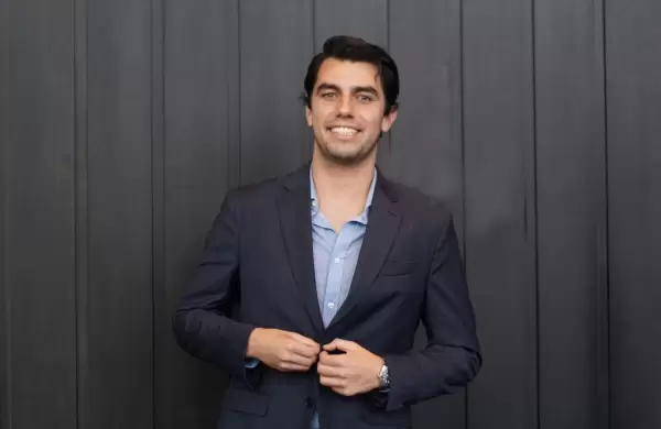 Es autodidacta, bate rcords y ensea sus trucos financieros: "Una hora diaria para cambiar tu vida"