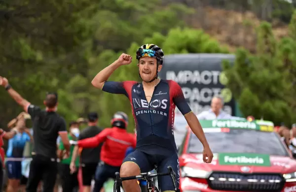 Richard Carapaz se alza con la etapa 12 de la Vuelta a España