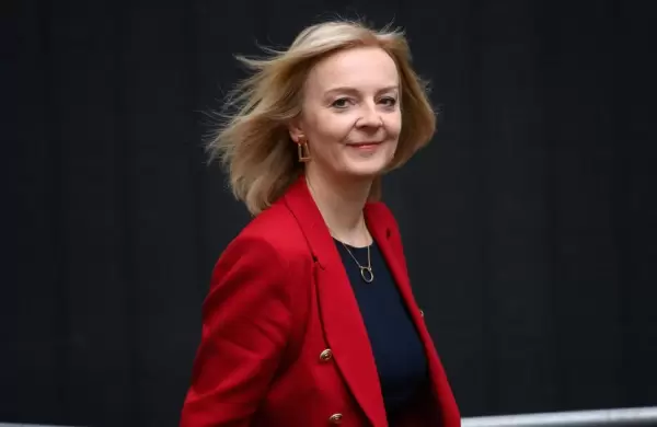 Quién es Liz Truss, la nueva primera ministra de Reino Unido que reemplaza a Boris Johnson