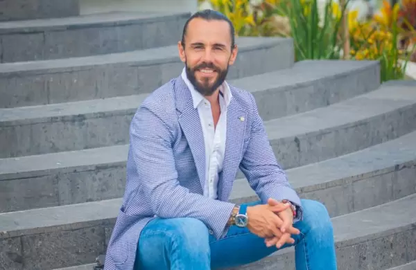 Aplic lo aprendido en McDonald's y hoy es uno de los "Real Estate coach" ms influyentes de Latinoamrica