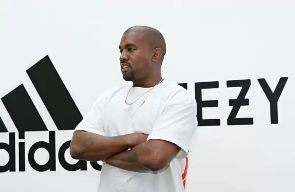 Cómo es la escandalosa pelea de Kanye West con Adidas y que pone en riesgo la riqueza del rapero