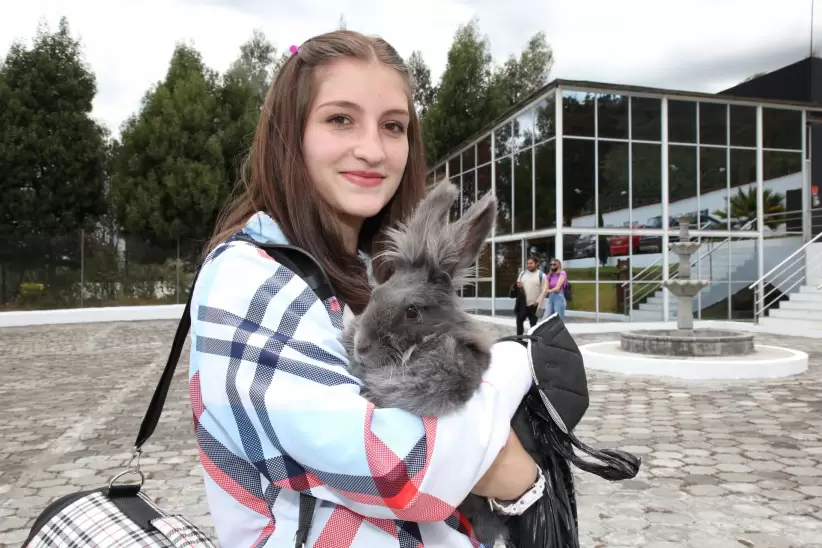 Universidad Hemisferios día con su mascota Quito Ecuador