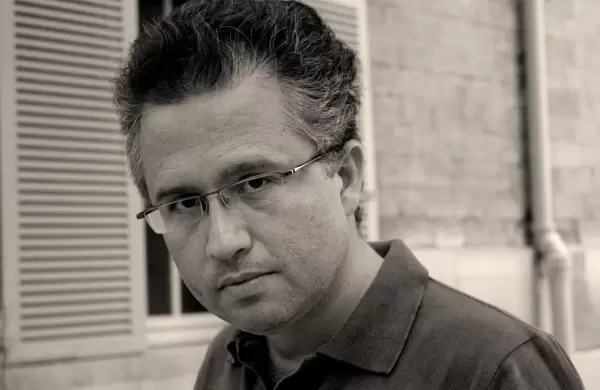 Ficcin progresiva de Leonardo Valencia