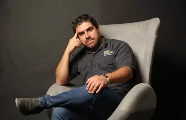 Sigui su instinto, dej su sueldo fijo y hoy maneja cuatro empresas