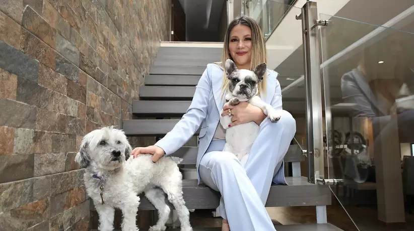 Mercedes Cordova y sus mascotas Quito - Ecuador