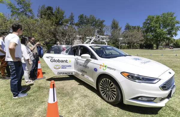 Quines son los argentinos que desarrollaron el primer vehculo autnomo de calle de Latinoamrica