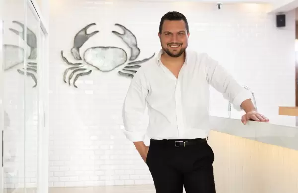 El nico cangrejo que camina pa'lante