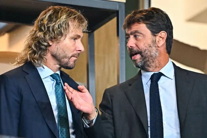 Pavel Nedved y Andrea Agnelli renunciaron a sus cargos en la Juventus.
