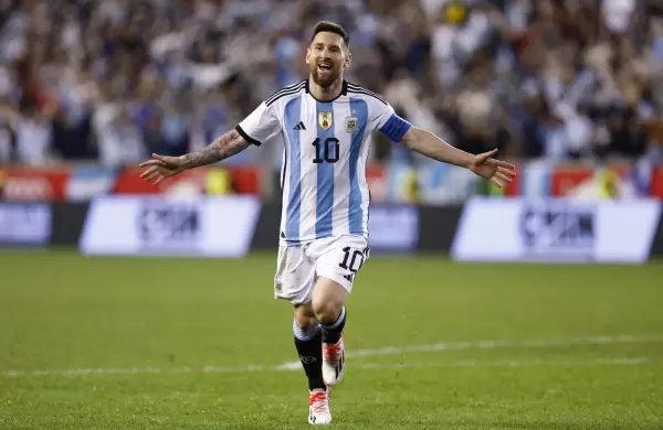 Ante Australia, Messi alcanzar una cifra que lo ubicar definitivamente como uno de los "dioses del ftbol"