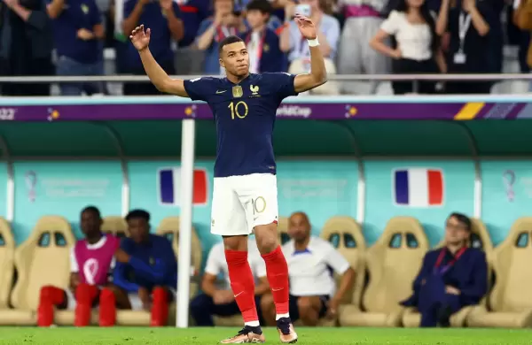 Francia venci a Polonia y se cruza con Inglaterra en cuartos