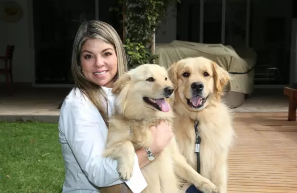 Abi y Simba, el dulce terremoto de la gerente de Marketing de El Ordeo