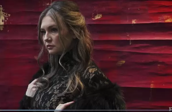 Anna "Delvey" Sorokin, la estafadora que inspiró "Inventando a Anna", habla con Forbes de su nuevo negocio: "Le daré a la gente un vistazo de mi vida"