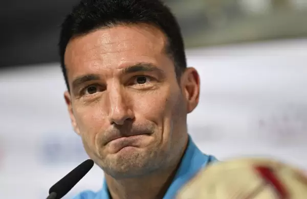 Scaloni y el futuro de Messi: "Hay que guardarle la 10 para el próximo Mundial"