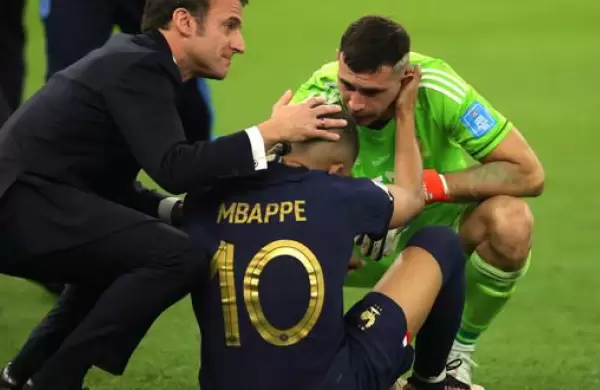 Fuertes críticas a Macron por el costo de sus viajes a Qatar y su actitud con Mbappé