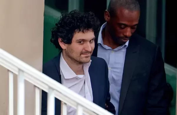 Sam Bankman-Fried esquiva la prisión: pagó una fianza de US$ 250 millones y estará recluido en la casa de sus padres