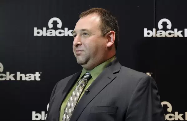 Pirate un mercado de droga ruso y desvi miles de dlares a una organizacin benfica de Ucrania