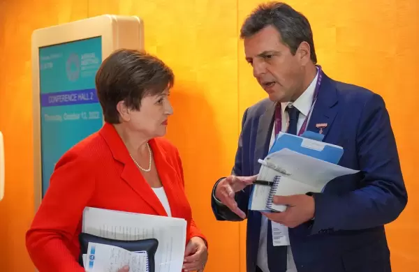 La Argentina realiza otro pago al FMI y negocia préstamo con bancos