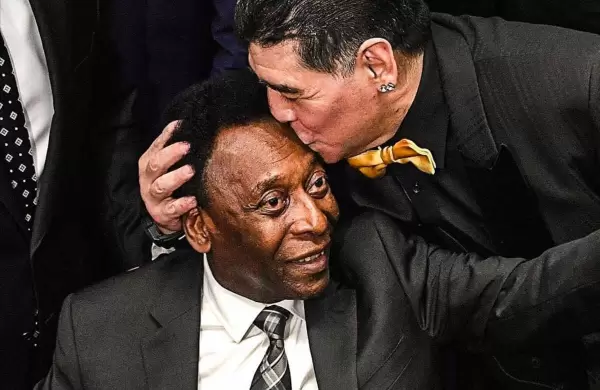 En video, as fue el paso de Pel por la Argentina: Jug 39 partidos y fue entrevistado por Diego en "La Noche del Diez"