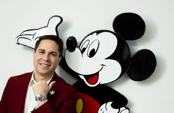 De esta forma se convirti en el coleccionista de marcas